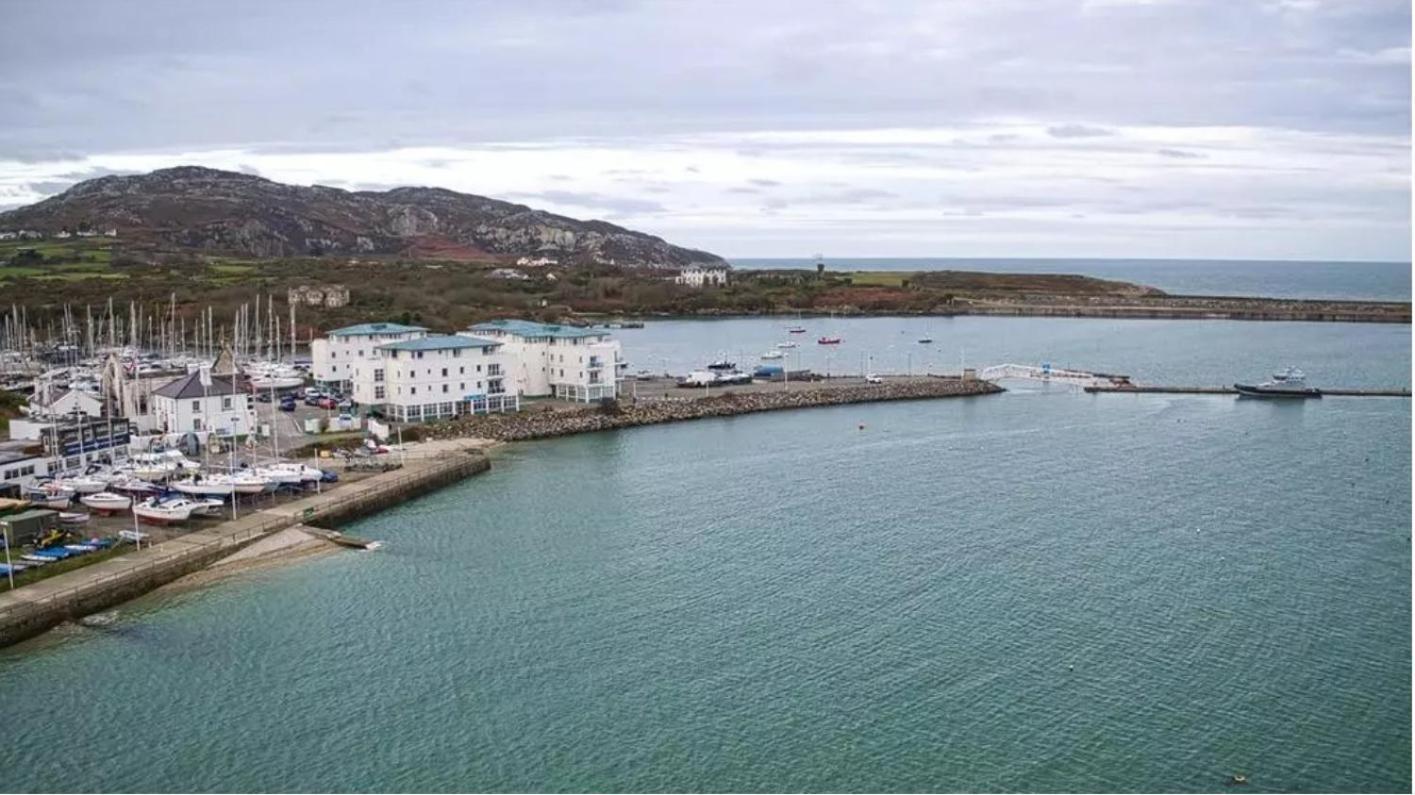 Marina Sea View Apt - Second Floor With Lift, Modern Holyhead Exterior foto