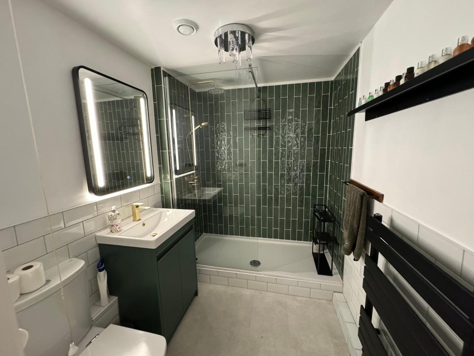Marina Sea View Apt - Second Floor With Lift, Modern Holyhead Exterior foto